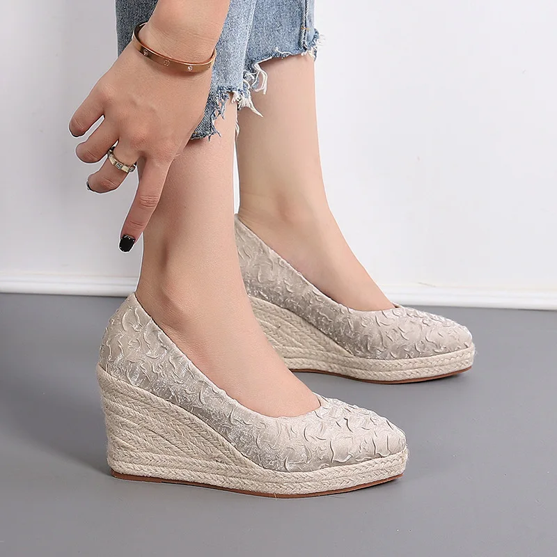 أحذية إسبادريل نسائية بكعب عال - مراجعة Espadrille Slip On وسعره